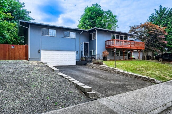 Building Photo - Beautiful Mother-in-Law Style Home in Everett, WA!