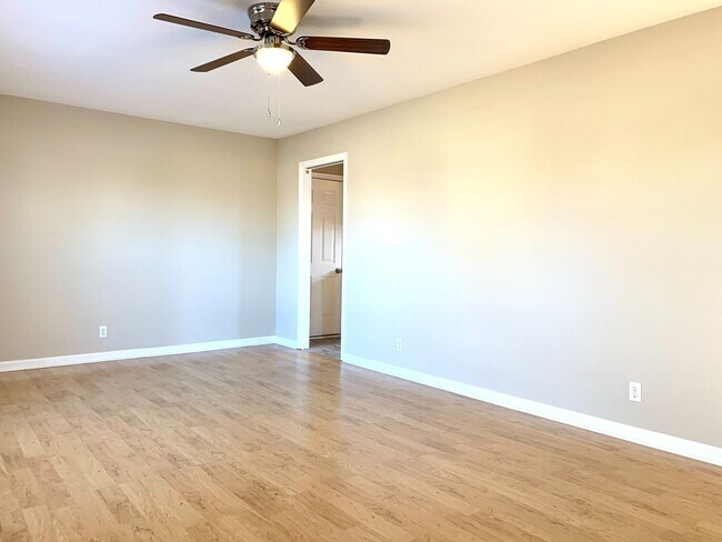 Photo - 498 Bunker Hill Rd