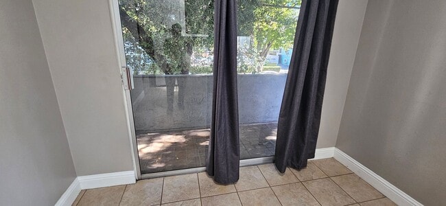 Photo - 2010 18th St Unit 3