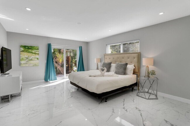 Photo - 2019 NE 14th Ct