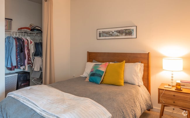 1BR, 1BA - Lorraine
