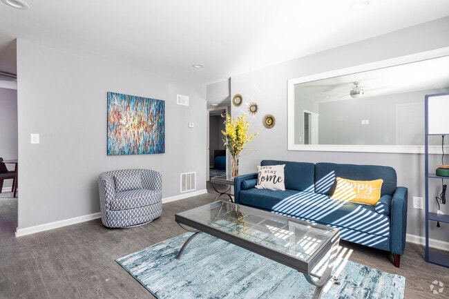 2HAB, 1BA - 850&nbsp;ft² - Gardens at Park West