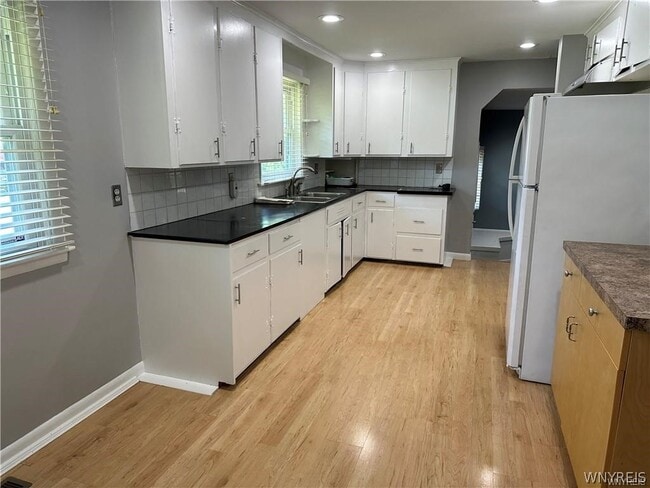 Photo - 7841 Transit Rd