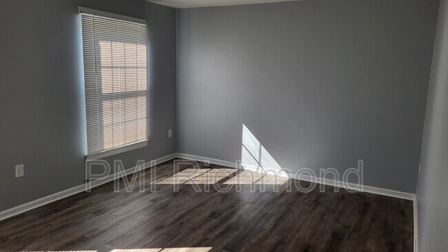 Photo - 3253 Hunters Mill Dr