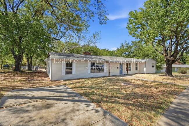 Photo - 13 MacArthur Dr
