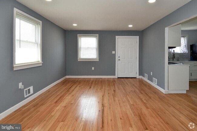 Building Photo - 918 Clovis Ave Rental
