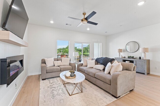 Photo - 1440 Hendon St