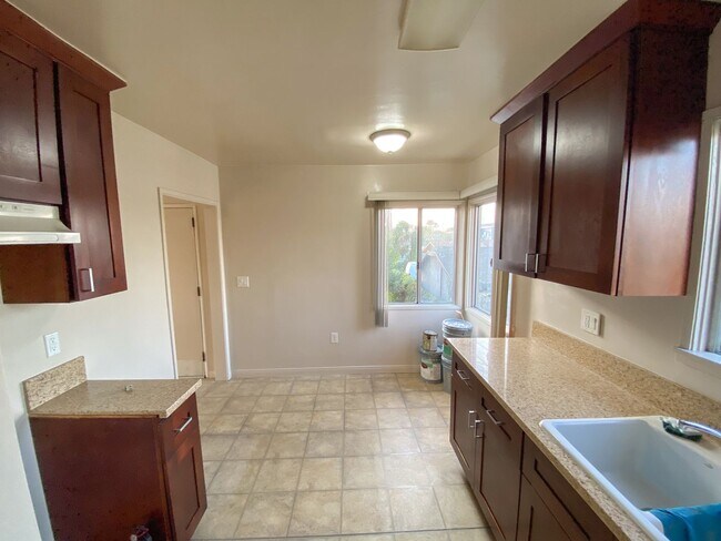 Photo - 1135 W 90th St