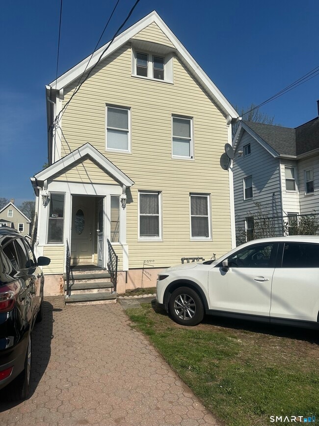 Building Photo - 433 3rd Ave Unit 2