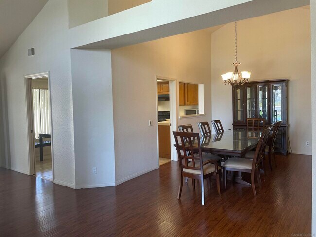 Photo - 15602 Via Marchena