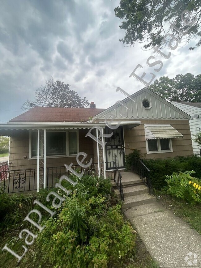 Building Photo - Charming and Cozy 2-Bed Home with Fenced Y...