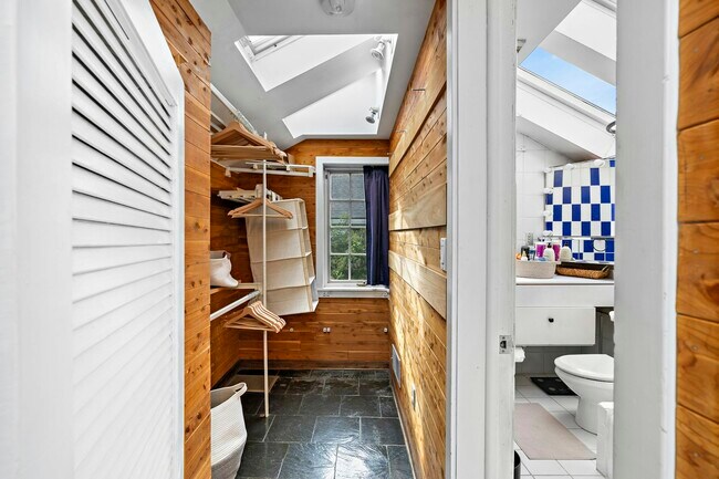 Photo - 304 N Alfred St