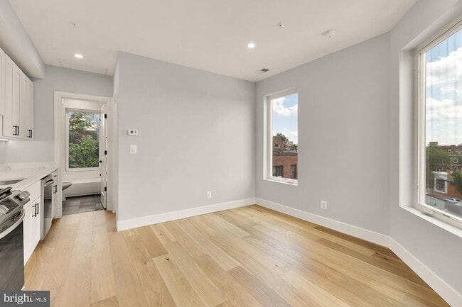 Photo - 3215 Mt Pleasant St NW Unit 401