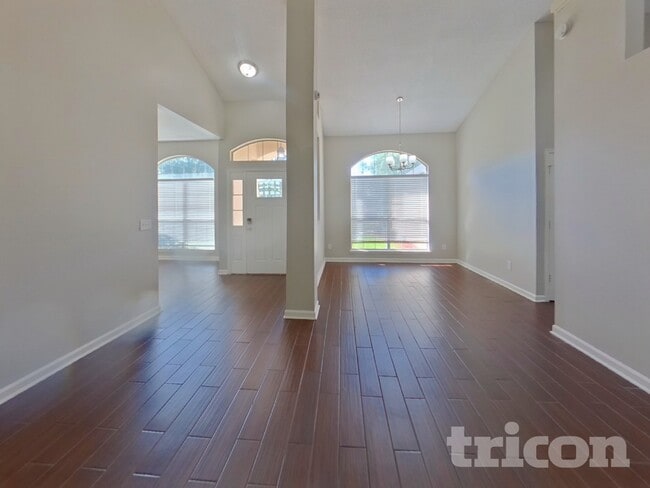 Photo - 843 Magic Cove Ln