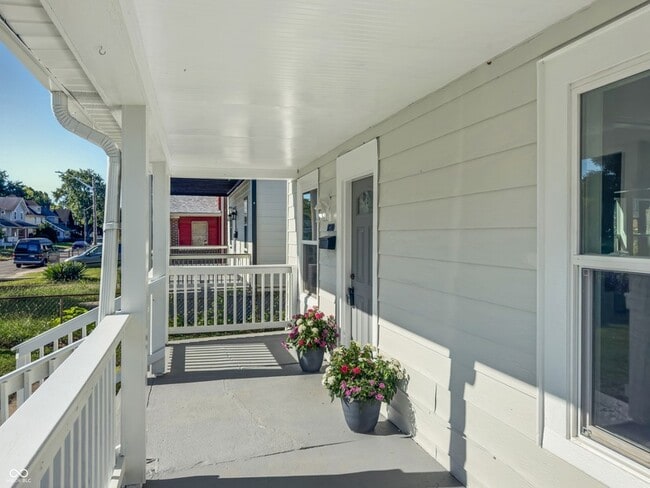 Photo - 3160 Graceland Ave