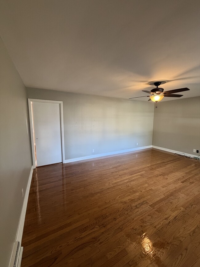 Photo - 2112 Campbell Dr