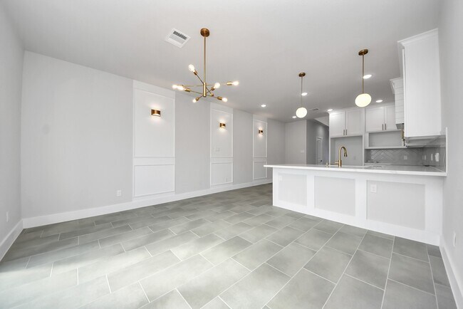 Photo - 1110 E Main St