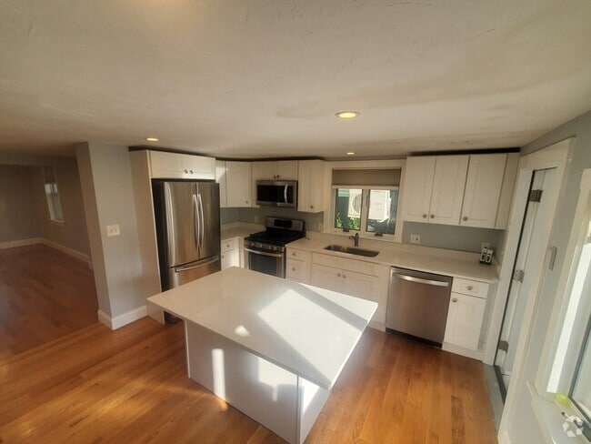 Building Photo - 89 Front St Unit 2 Rental