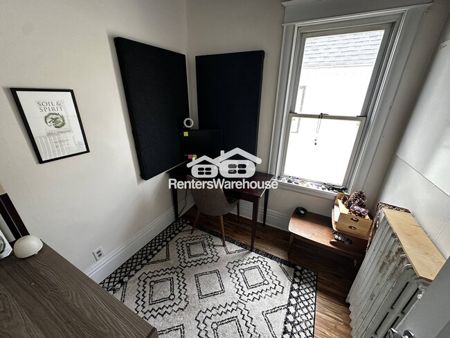 Photo - 1049 7th St W