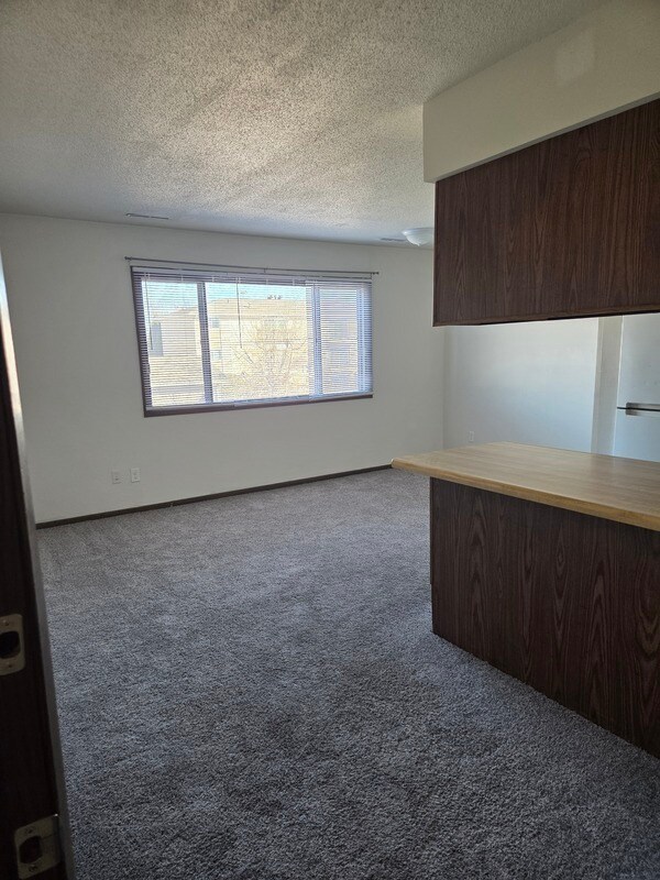 Photo - 980 Eisenhower Rd Unit 19