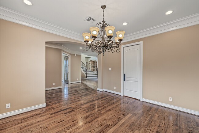 Photo - 2307 Sheridan St