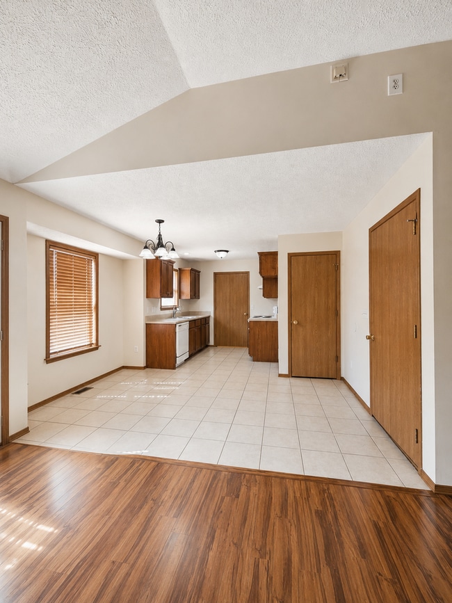 Photo - 842 Lorenza Dr