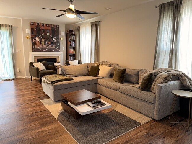 Photo - 2722 Meadow Knoll Dr