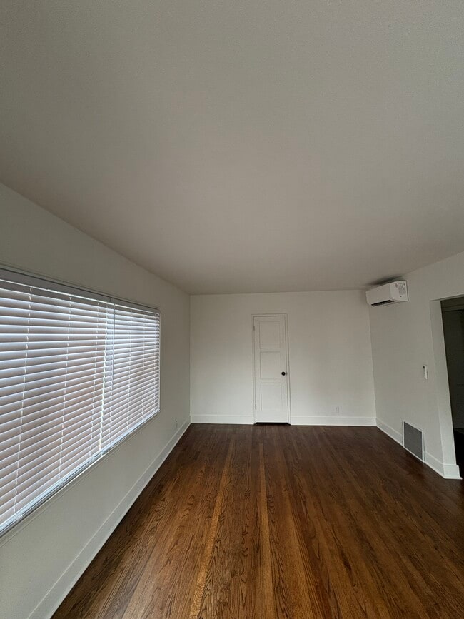 Photo - 838 NW 54th St