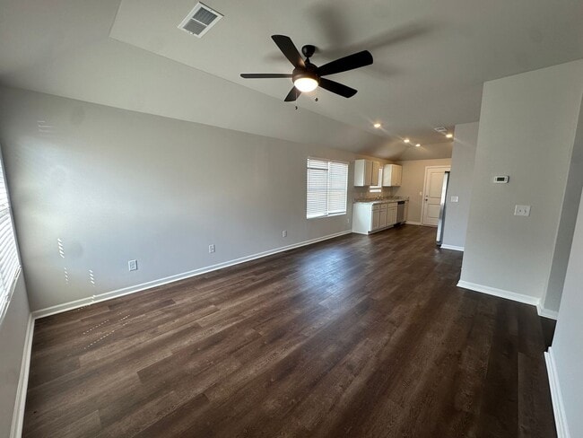 Photo - 71 Skyline Lp