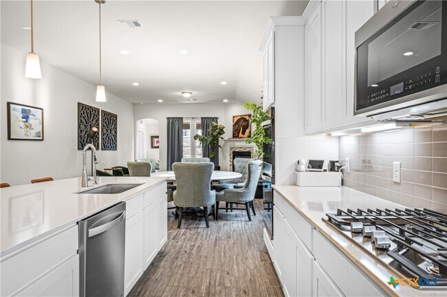 Photo - 2263 Bluewood St