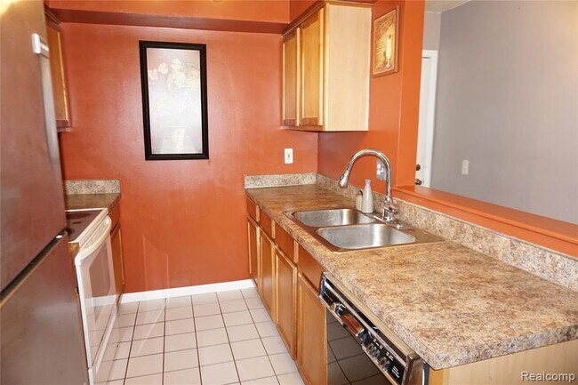 Photo - 27991 Rollcrest Rd Unit 1
