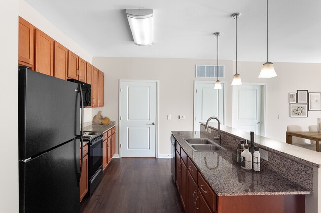 Building Photo - Cantare at Indian Lake Village Rental