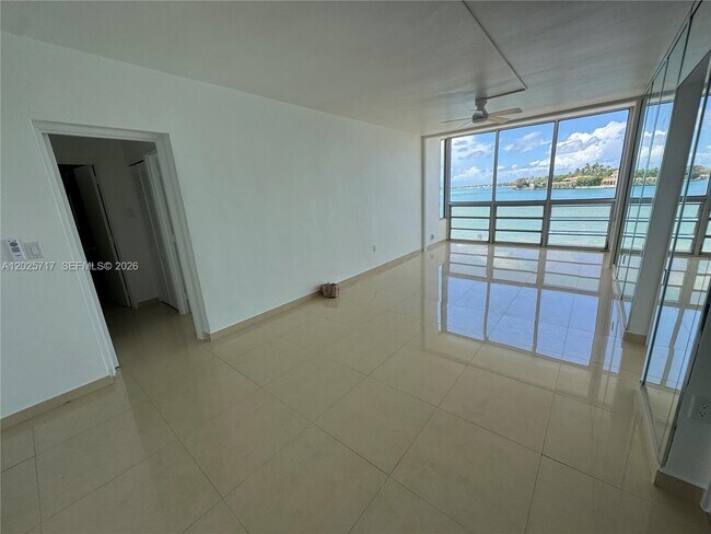 Photo - 10281 E Bay Harbor Dr Unit B3