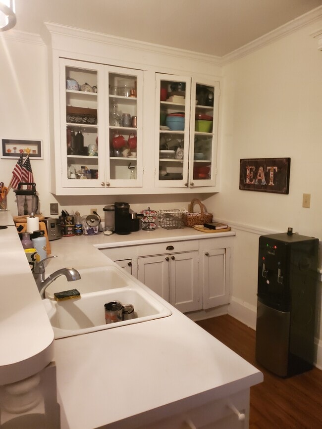 Kitchen - 341 Beaver St