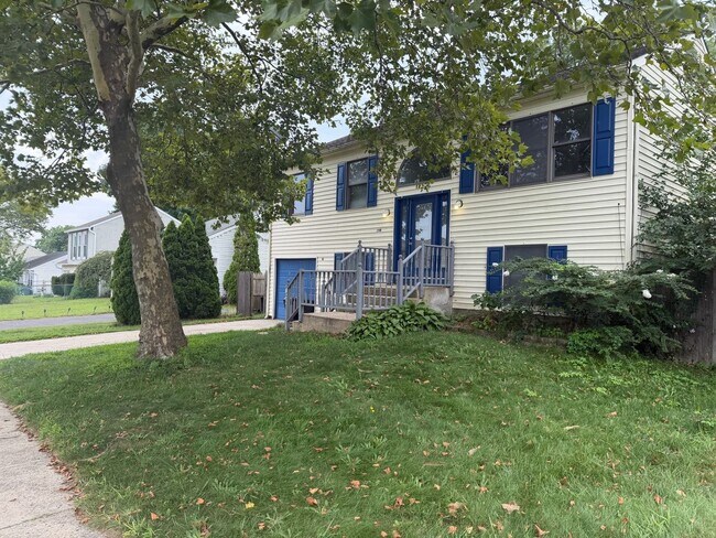 Photo - 198 Village Dr