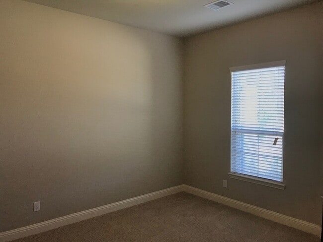 Photo - 1324 Torrent Dr