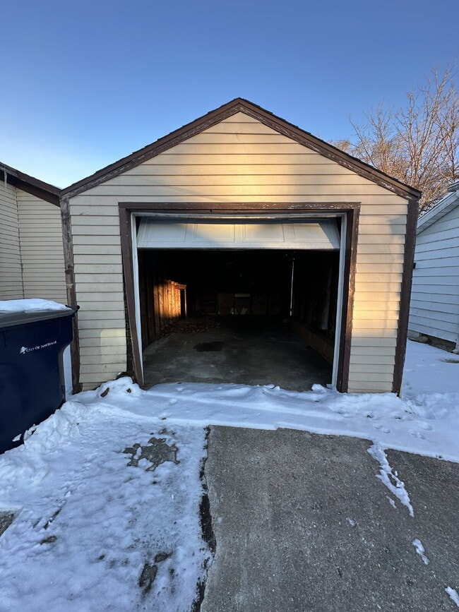 Photo - 124 N Washington St