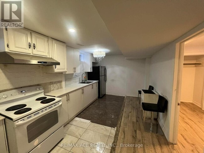 Photo - 161 Heale Ave