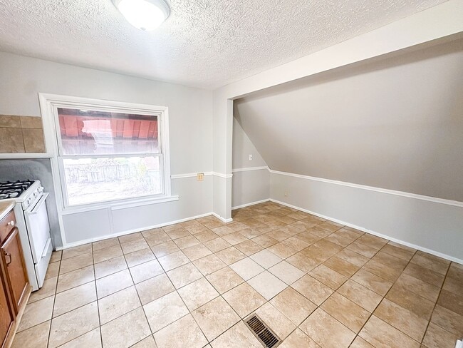 Photo - 1530-1532 N Sherman Dr Unit 1530 Sherman