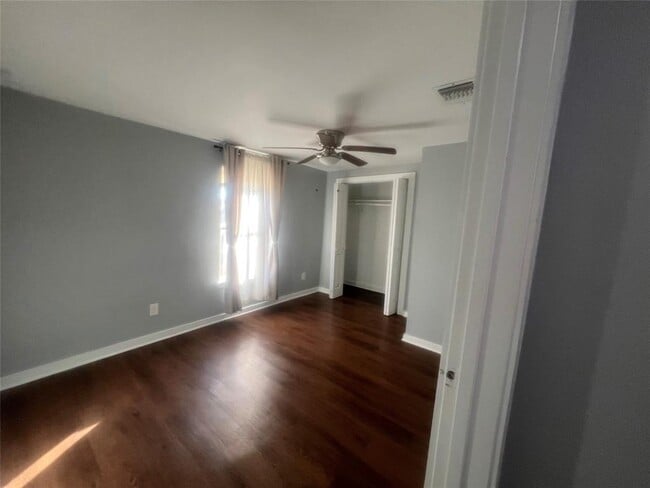 Photo - 241 W Benbo St