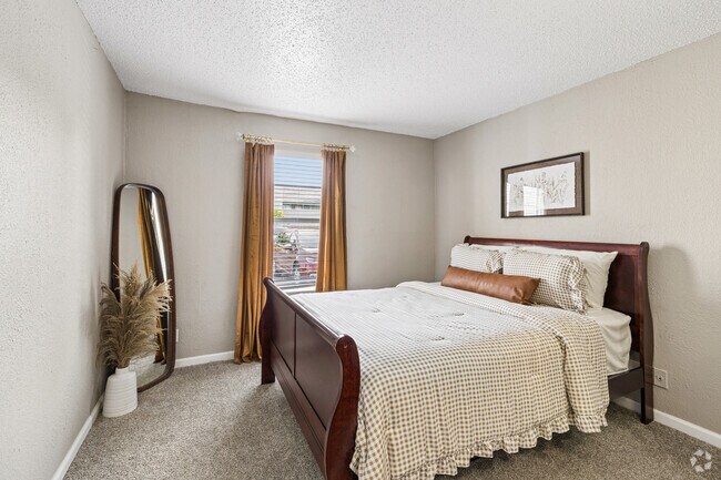 1BR, 1BA - 725SF - Bedroom