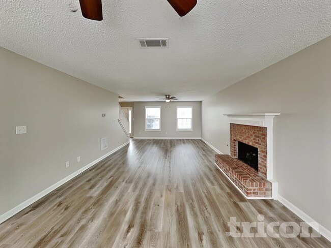 Photo - 1055 Maria Dr