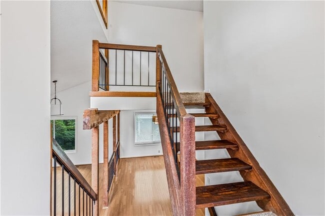 Photo - 1016 Muirfield Dr NE