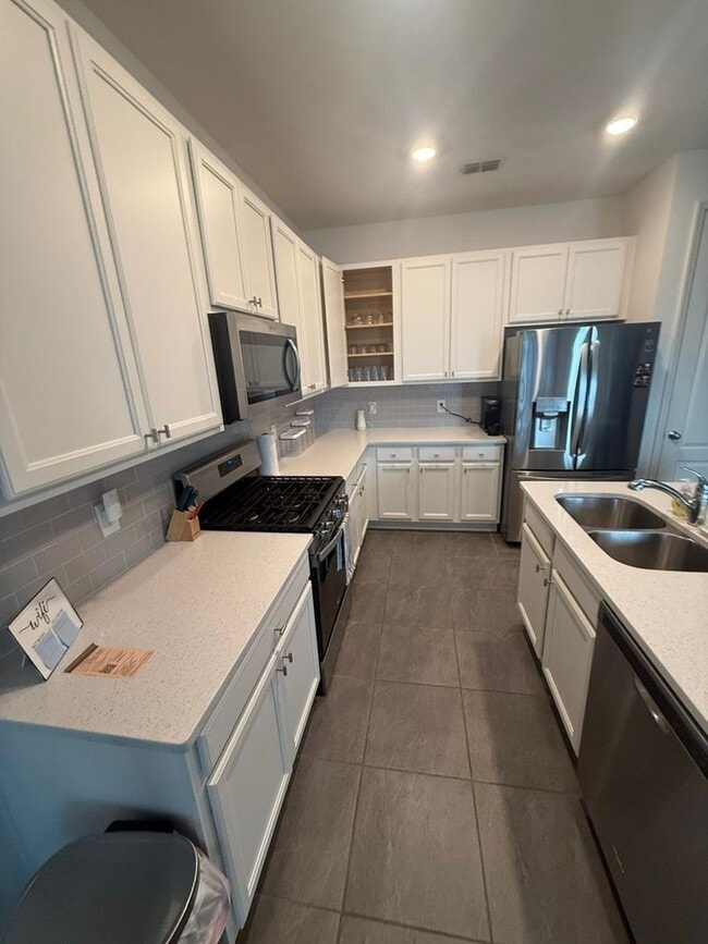 789 Benoi Dr