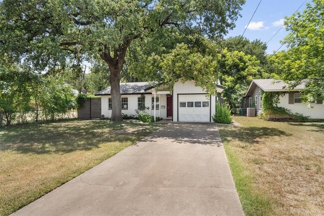 Photo - 1182 Angelina St