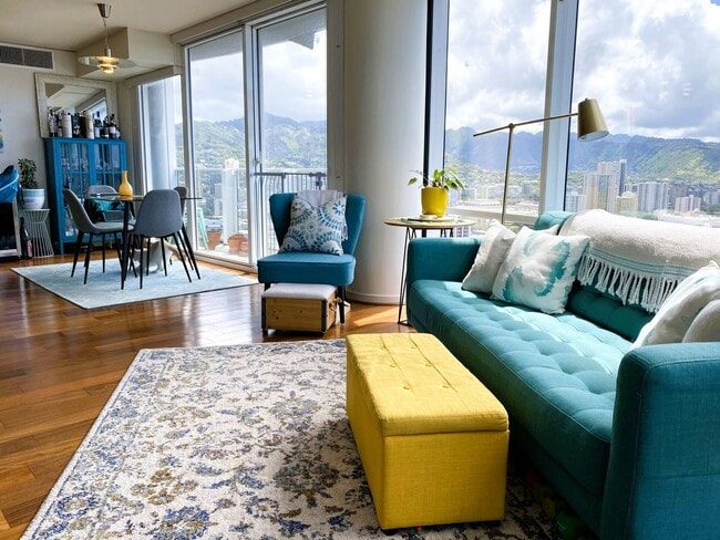 Photo - Moana Pacific East Tower 3BR/2BA/2PK