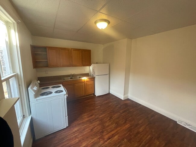 Photo - 2nd/3rd Floor 3 Bedroom Apartment in the "Avenues" -York City SD