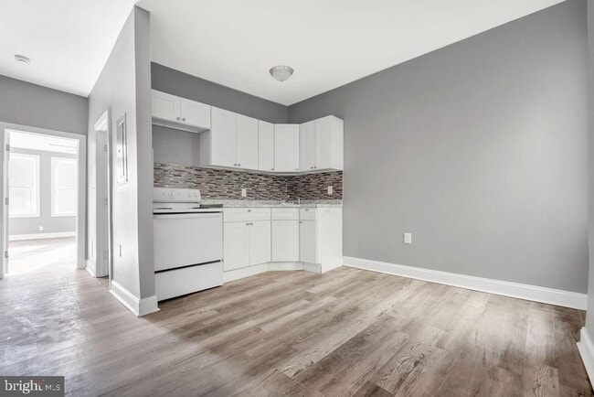 Photo - 606 S 52nd St