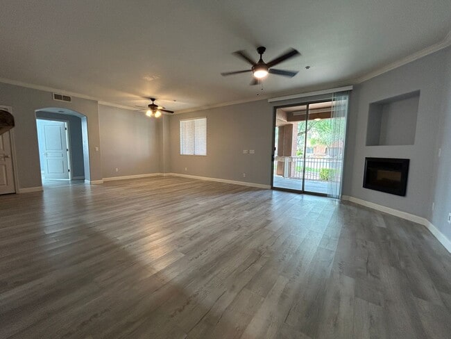 Photo - 955 E Knox Rd