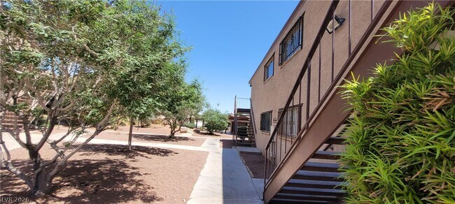 Photo - 615 S Royal Crest Cir Unit 9